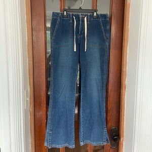 Retro boot cut Old Navy Jeans. Size 8.